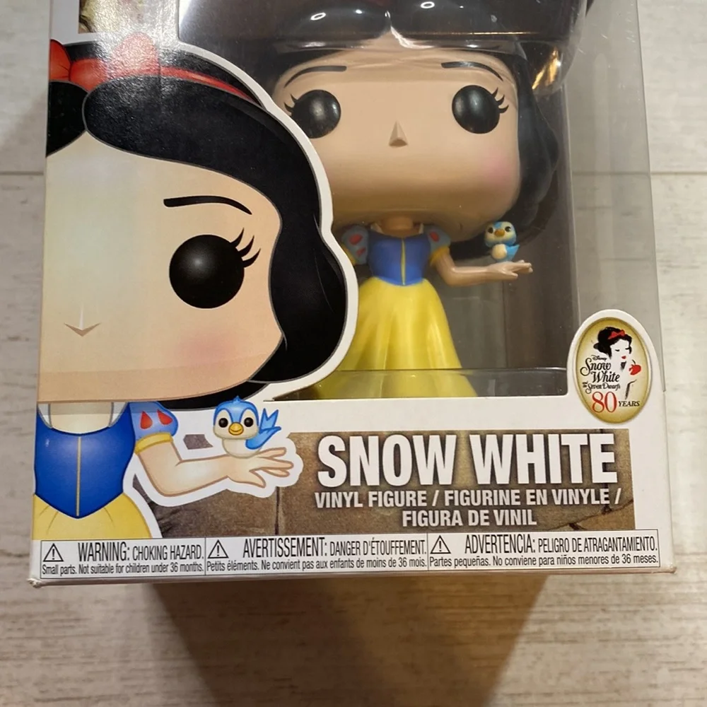 Funko Pop Snow White #339 Disney Figure - Picture 2 of 8